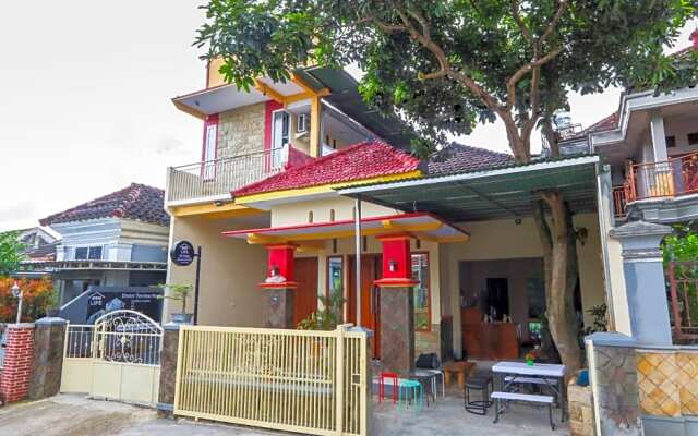 OYO Life 3064 Mahameru Kost Putra