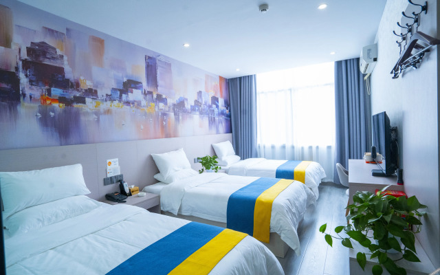 Riste Hotel (Luoxin industrial cluster, Xin'an County)