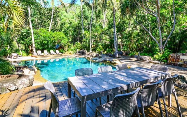 Superior Poinciana 011 on Hamilton Island