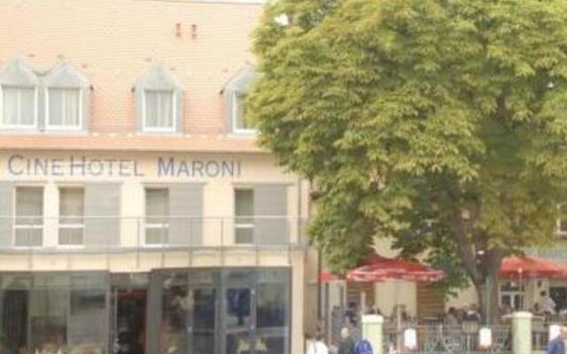 CineHotel Maroni