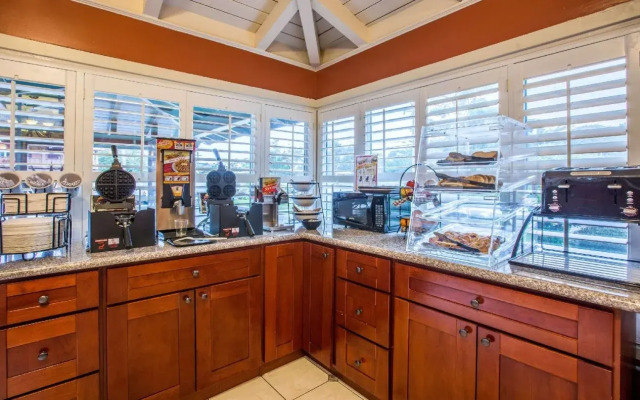 Clarion Collection Wilkie's Inn Pacific Grove - Monterey