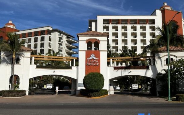 Beachfront 2 BR apartment in Playa Royale Towers in Nuevo Vallarta, MX