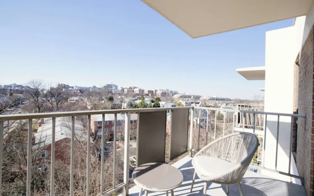Executive Studio in Clarendon