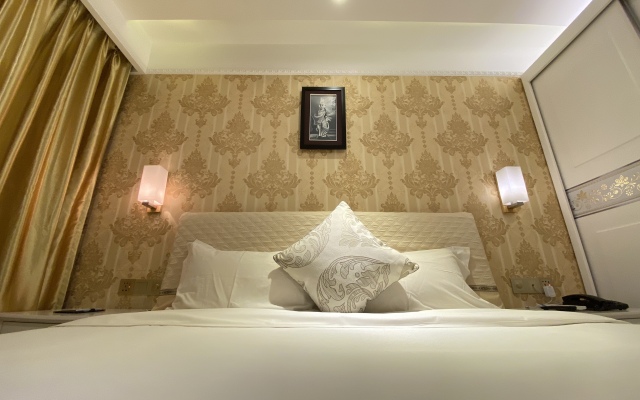 Lucky 8 Hotel