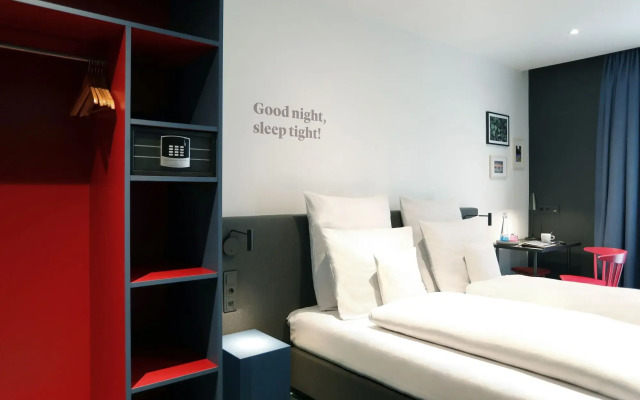 sander Hotel