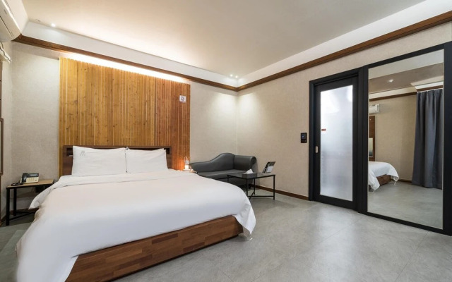 Sky Hotel