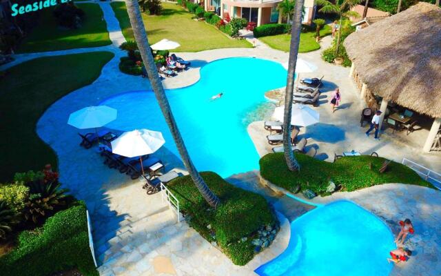 3BR Stunning penthouse / Beach front