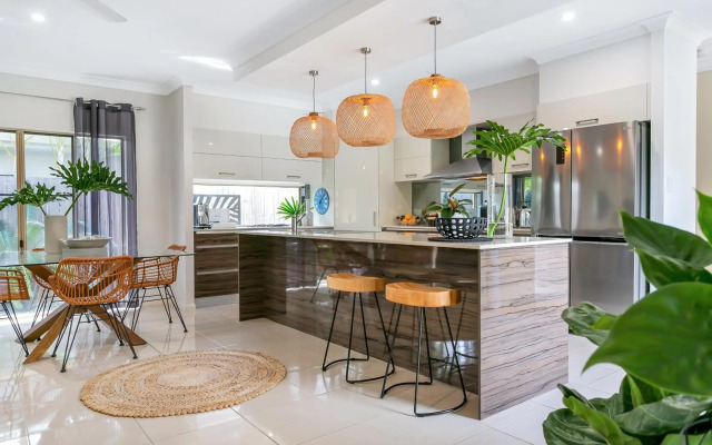 Escapades @ Palm Cove