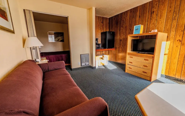 Four Winds Motel