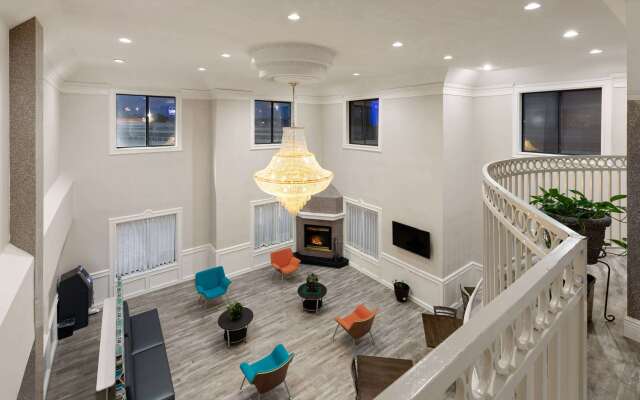 OYO Townhouse Houston Brookhollow