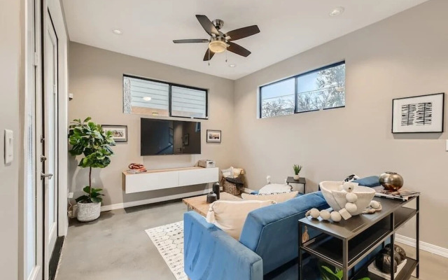 Eastside Escape By Boutiq