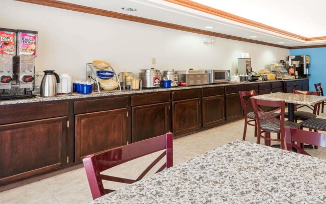 Quality Inn & Suites Clayton, NM