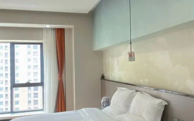 Gemini Hotel (Xinxiang Baolong Plaza)