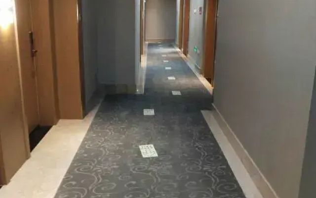 Wenzhou New Day High-speed Railway Business Hotel