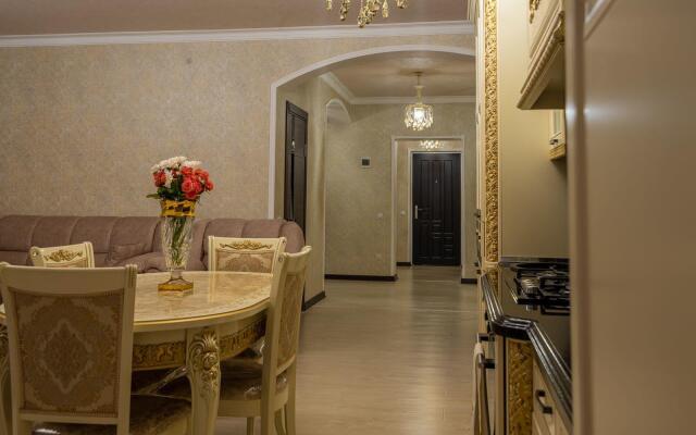 Апартаменты 5 звезд на улице Шамиля Джикаева 5А