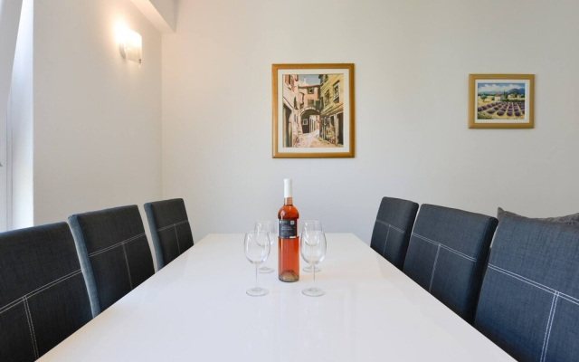 Modern Apartment Zara Gray