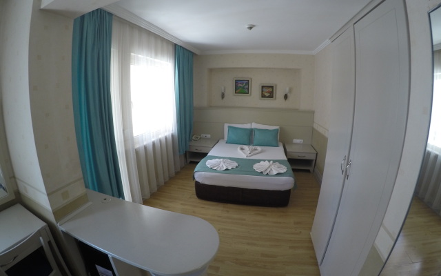 Almena Hotel