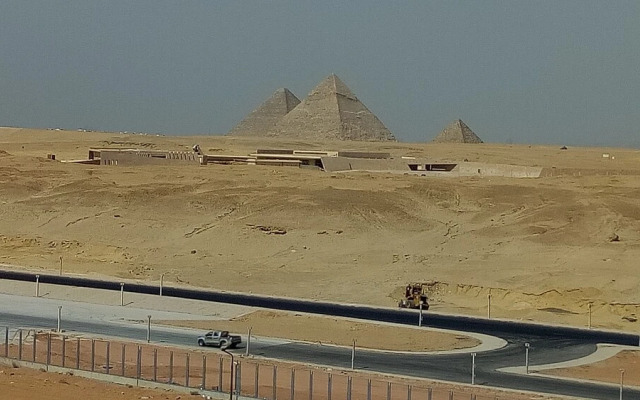 Pyramids View Apartments & Rooftop