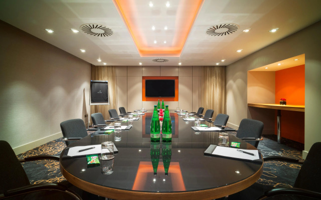 Apex City of London Hotel