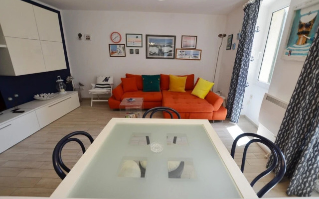 Bea Leo in Rovinj With 1 Bedrooms and 1 Bathrooms