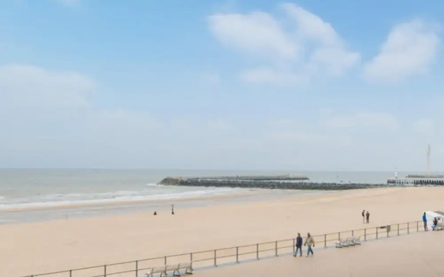 Vintage Apartment With sea View in Ostend