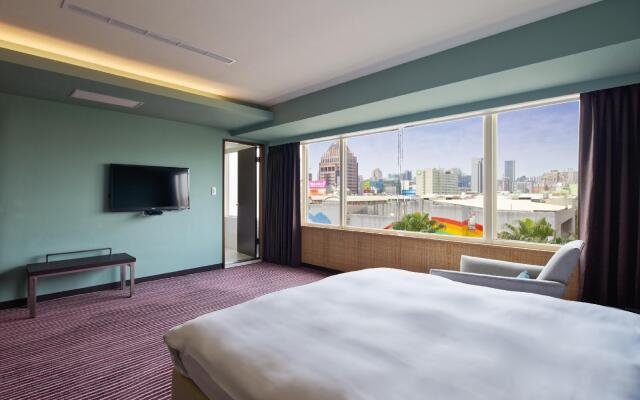 52 Hotel