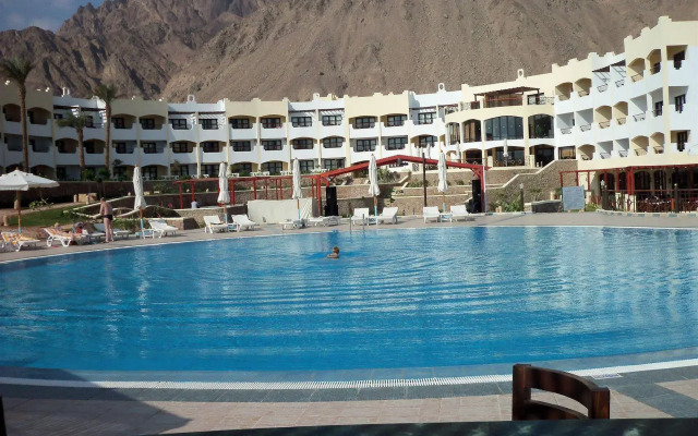 Aquamarine Sun Flower Resort