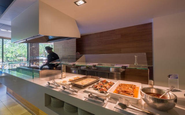 Hotel California Palace