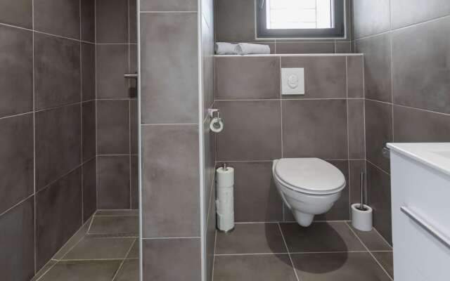 Modern Villa in Azille with Private Pool and Jacuzzi