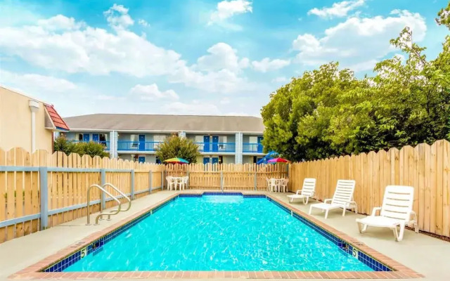Travelodge Virginia Beach Bay Beach