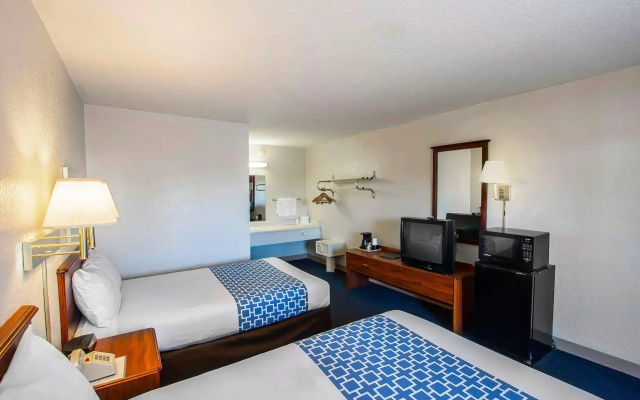 Motel 6 Effingham, IL