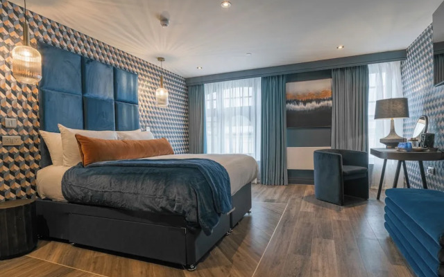 Howfield Hotel