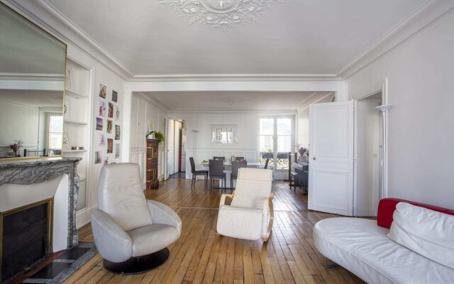 Super Cozy Home for up to 4 Guests in Les Halles