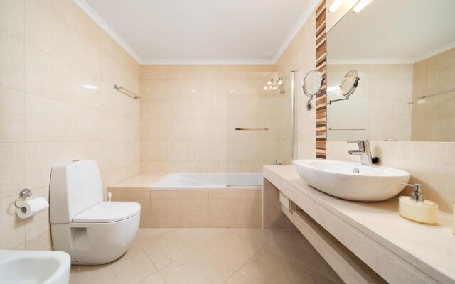 Albufeira Ocean View Townhouse by Ideal Homes
