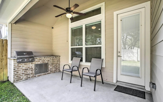 Modern Houston Townhome Near The Woodlands
