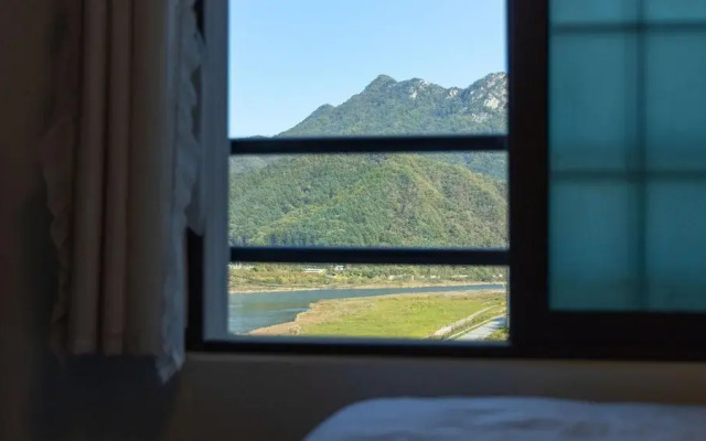 Gangchon Beautiful pet House Pension