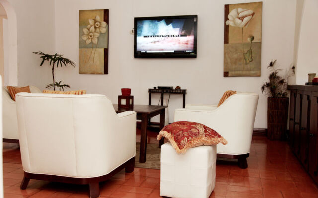 Nest Hotel B & B