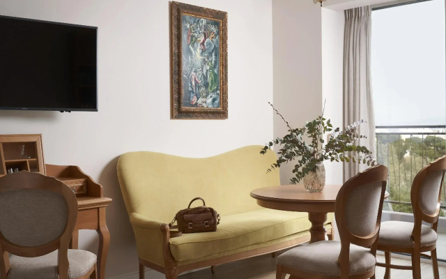 Legacy Gastro Suites