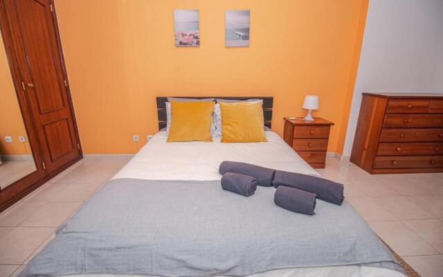 Charming Private Rooms in an Apartment A2 Penha - Faro