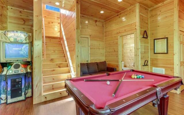 Splash of Moonshine - Two Bedroom Cabin