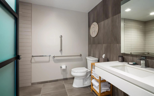 The Windsor Suites