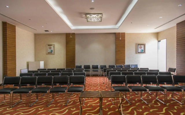 Ramee Strand Inn Hotel