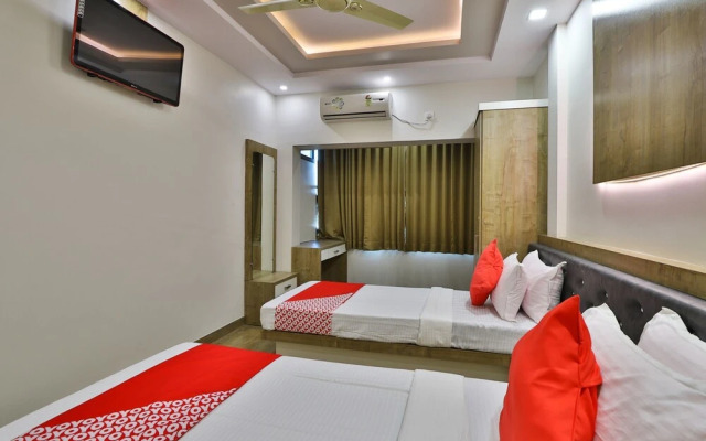 OYO 30559 Center Point