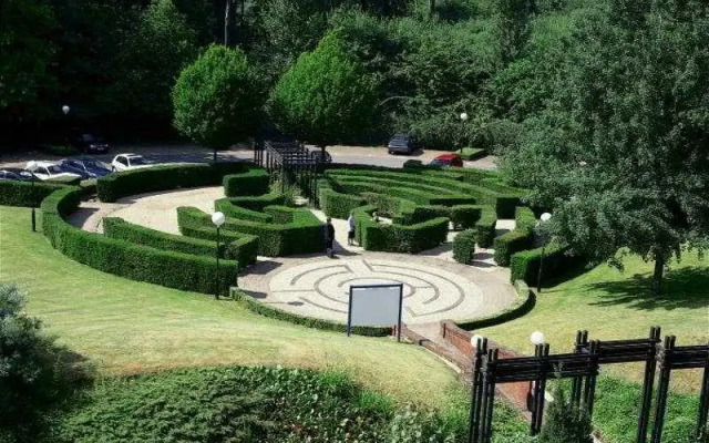 De Vere Uplands House
