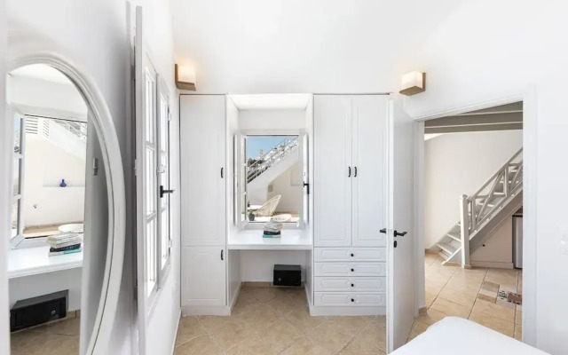 Calderas Hug & Panoramic Sea View Suites