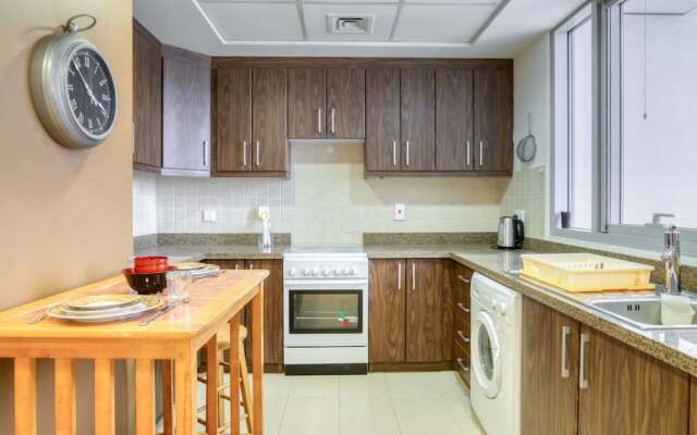 Executive Towers Amazing 1BR Onsite Pool Business bay