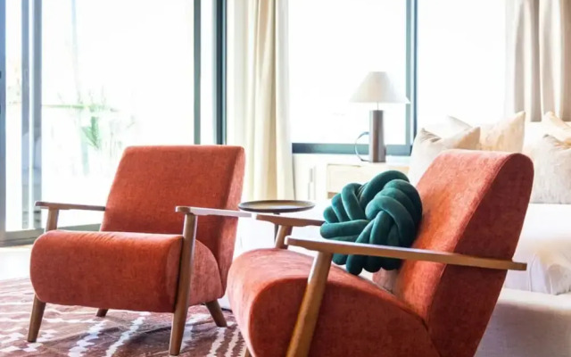 The Santa Monica Sunset - Beachfront Luxury