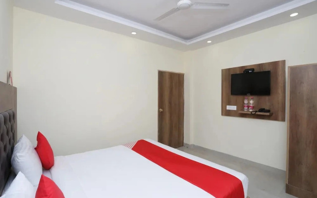 Bg House by OYO Rooms