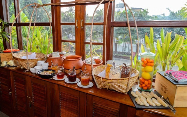 Savoy Hotel Yangon