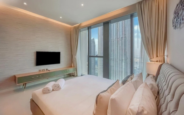 Hyp-lux 4BR Apt With Burj Khalifa View
